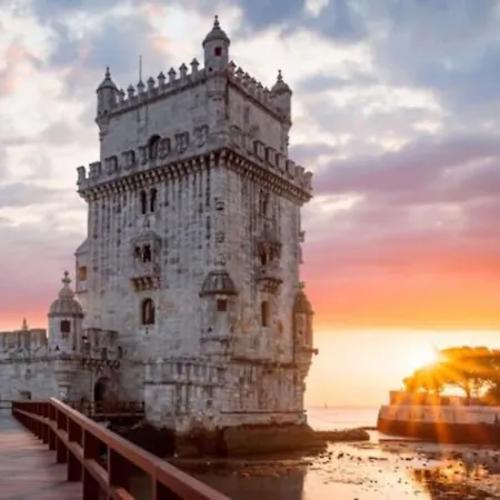 Classic Homes: Bright & In Belem Lisbon