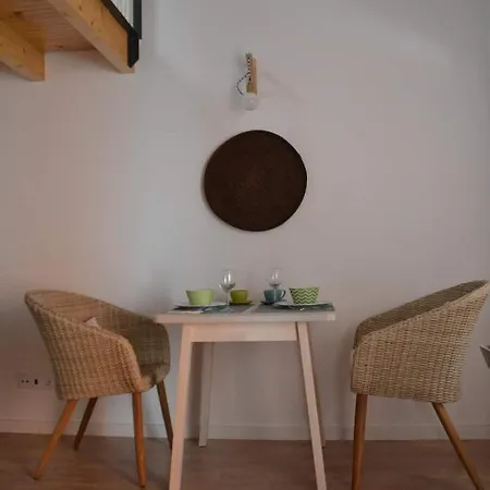 Classic Homes: Bright & In Belem Holiday home *
