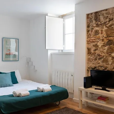 Classic Homes: Bright & In Belem Holiday home *