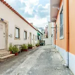 Classic Homes: Bright & In Belem *