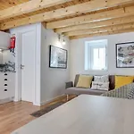 Classic Homes: Bright & In Belem 펜션