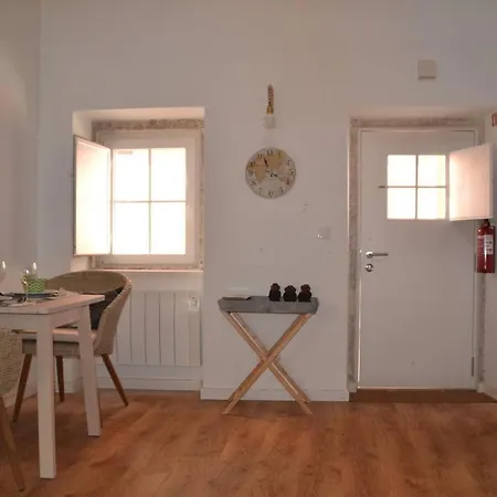 Classic Homes: Bright & In Belem Vakantiehuis