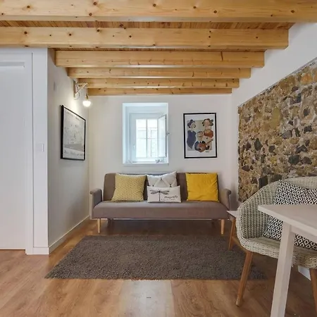 Classic Homes: Bright&central In Belém