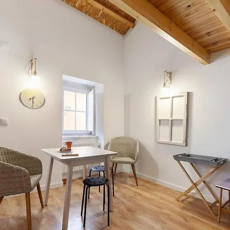 Classic Homes: Bright & In Belem Vakantiehuis Lissabon