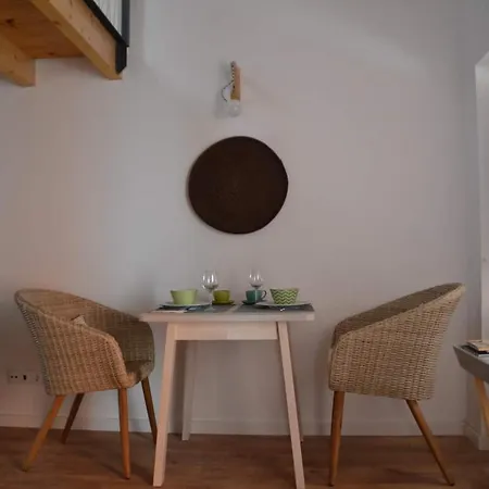 Classic Homes: Bright&central In Belém