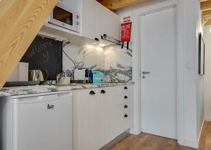 Classic Homes: Bright & In Belem Holiday home *