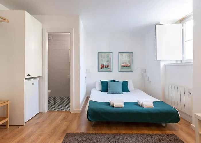 Classic Homes: Bright & In Belem *