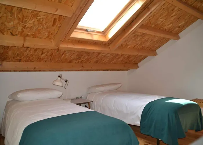 Classic Homes: Bright & In Belem Лиссабон