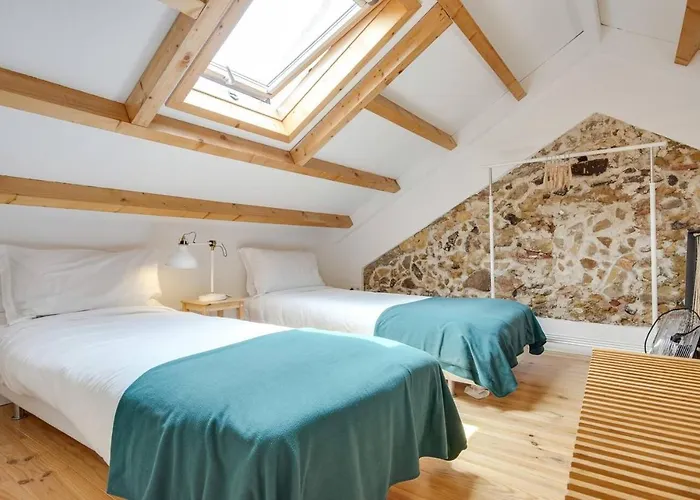 Classic Homes: Bright & In Belem