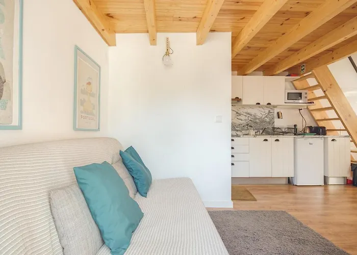 Classic Homes: Bright & In Belem *