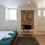 Classic Homes: Bright & In Belem Дом отдыха Лиссабон
