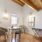 Classic Homes: Bright & In Belem Дом отдыха Лиссабон
